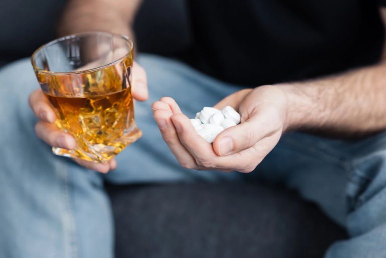 Picie alkoholu a ryzyko samobójstwa: analiza zależności z uwzględnieniem płci